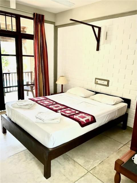 Serein Beach Hotel Tangalle Buitenkant foto