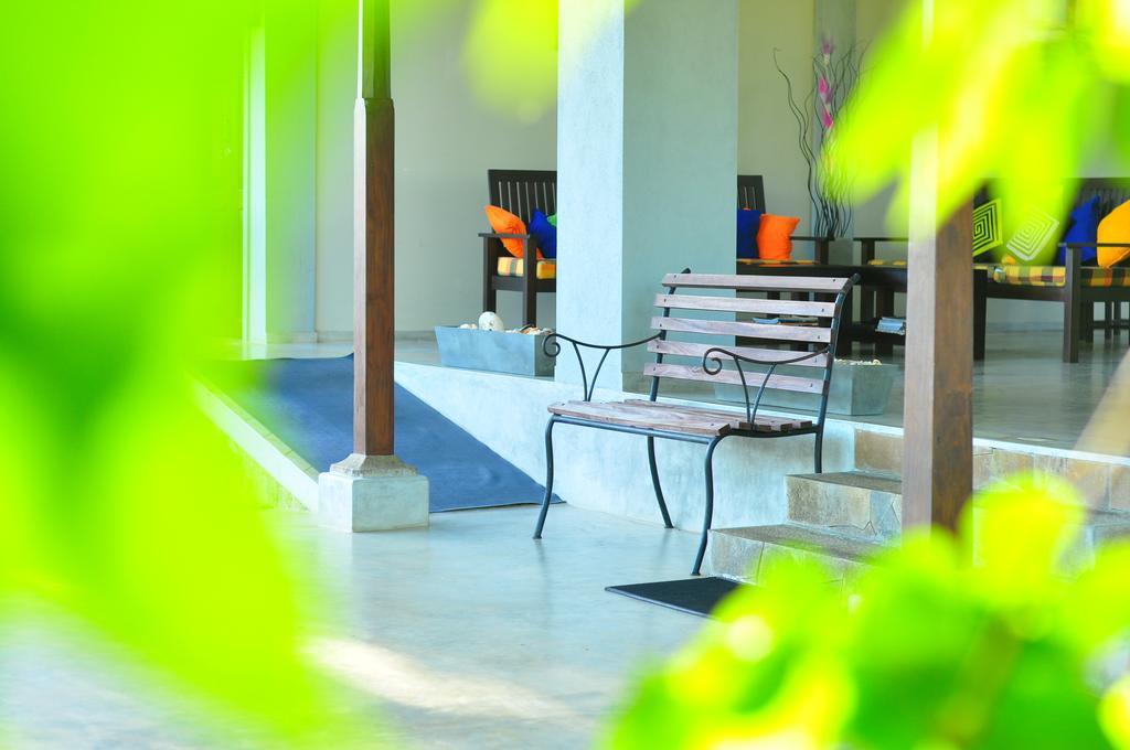 Serein Beach Hotel Tangalle Buitenkant foto