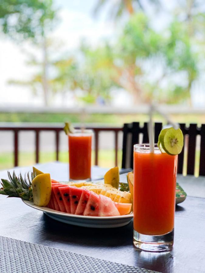 Serein Beach Hotel Tangalle Buitenkant foto